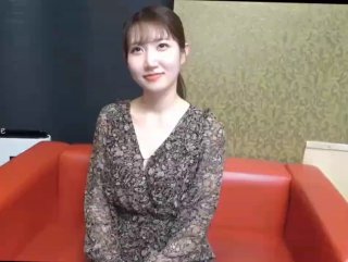 初次邂逅极品白虎无毛逼瑜伽老师的性爱记录无套后入